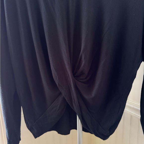 American Eagle Outfitters Black Twist-Front V-Neck Top - Picture 2 of 8